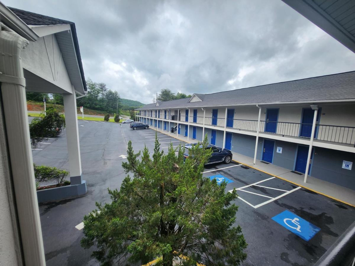 Days Inn By Wyndham Dahlonega University Area Exterior foto
